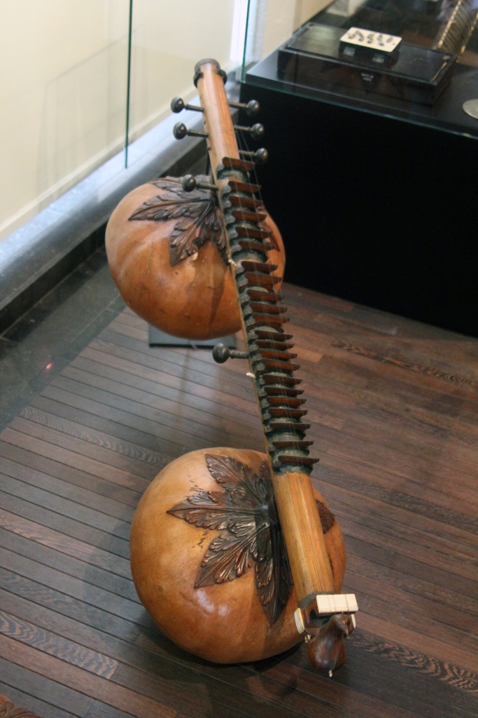 Stringed Instrument with Gourds